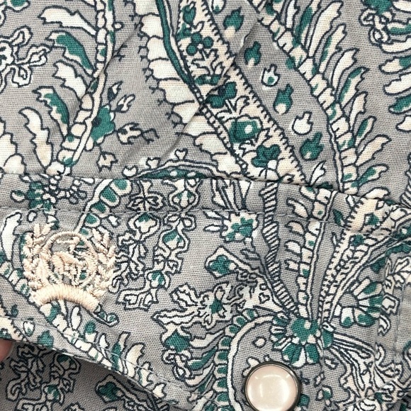 Cinch Women's Paisley Snap Front Shirt Size Medium - Picture 5 of 7